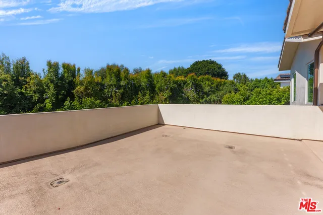 $30,000 | 363 South Saltair Avenue, Los Angeles, CA 90049