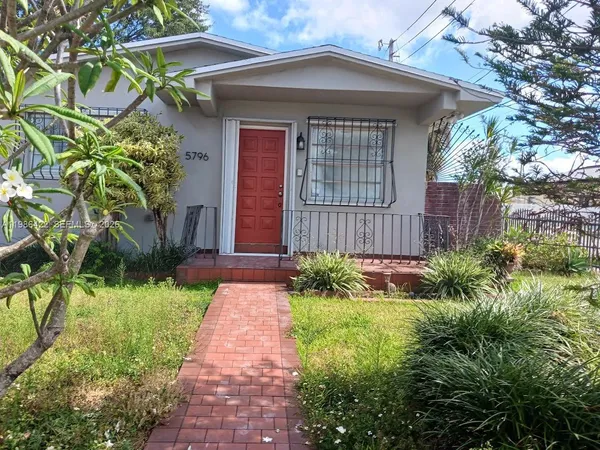 $3,000 | 5796 Southwest 5th Street, Unit A, Miami, FL 33144