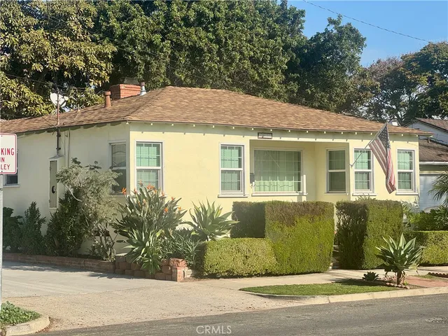 $2,500 | 1077 East 33rd Street, Signal Hill, CA 90755