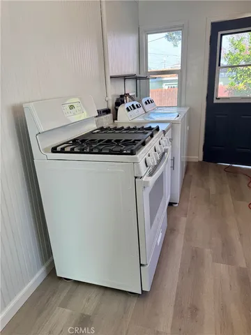 $2,500 | 1077 East 33rd Street, Signal Hill, CA 90755