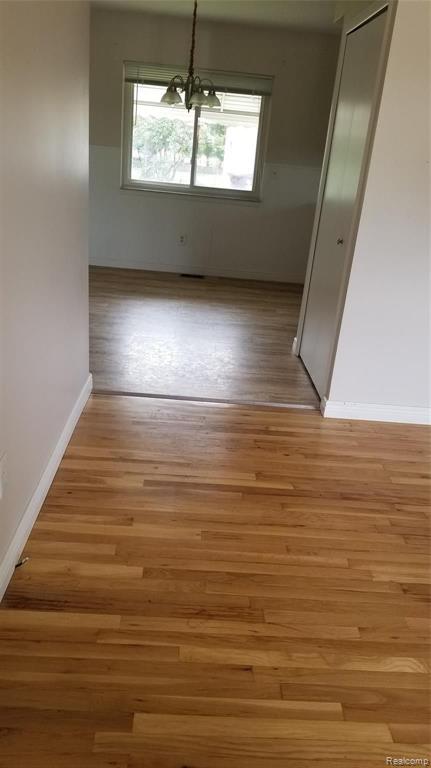 8358 Harding Center Line, MI 48015 - Photo 6 of 26