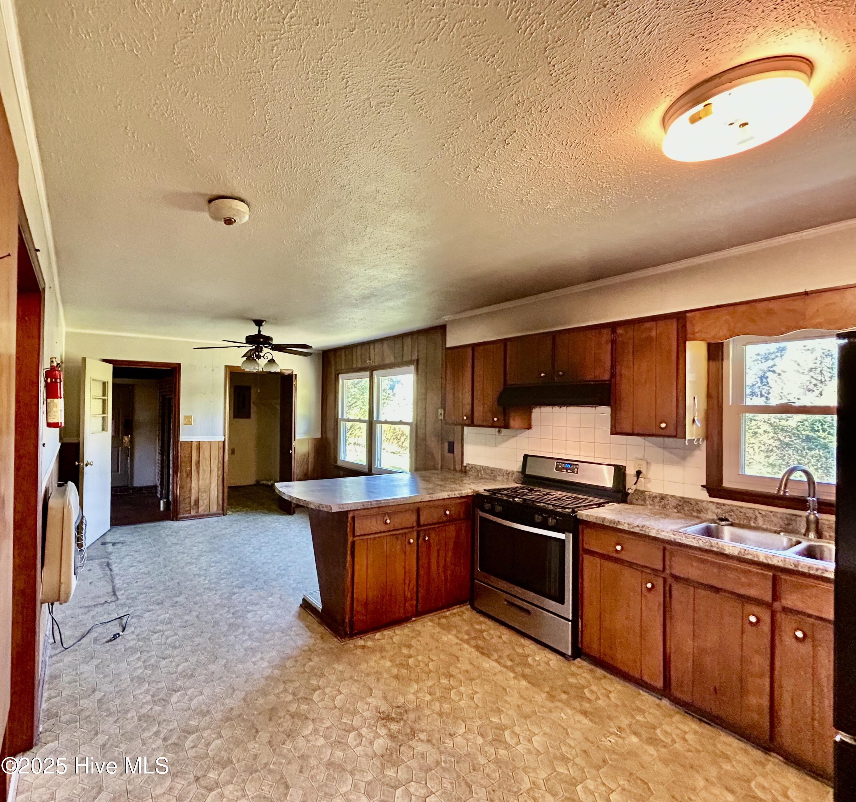 1918 Highway 74 Hamlet, NC 28345 - Photo 8 of 29 IMG_4731