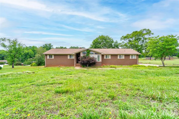 $295,000 | 3016 Long Wood Drive, Shelby, NC 28152