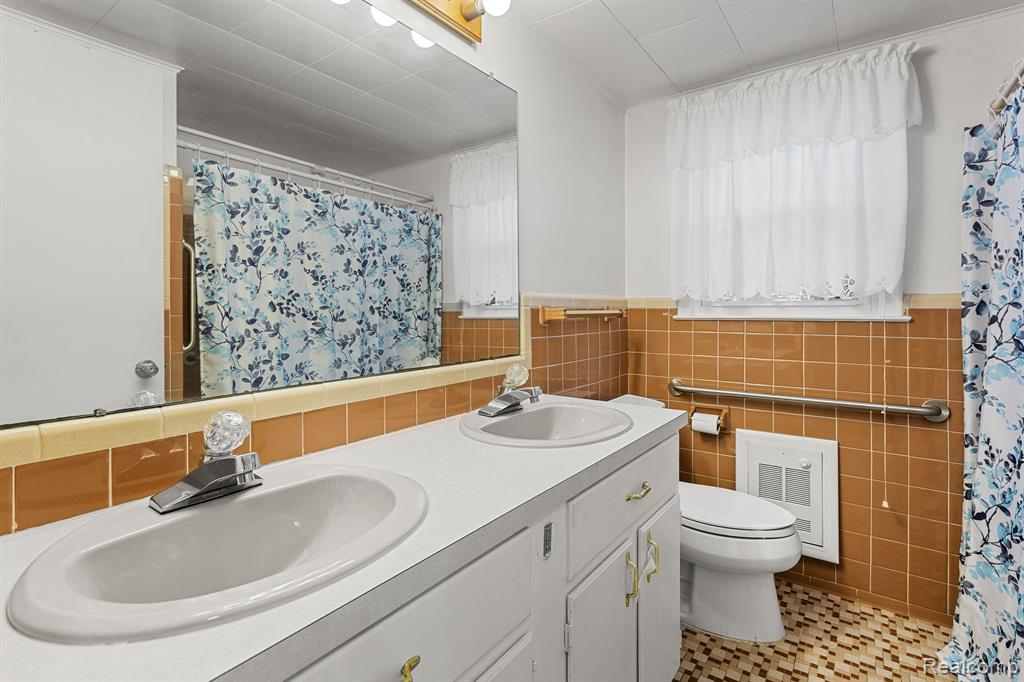 7085 Old Haggerty Road Canton, MI 48187 - Photo 21 of 41 Gallery Image 21