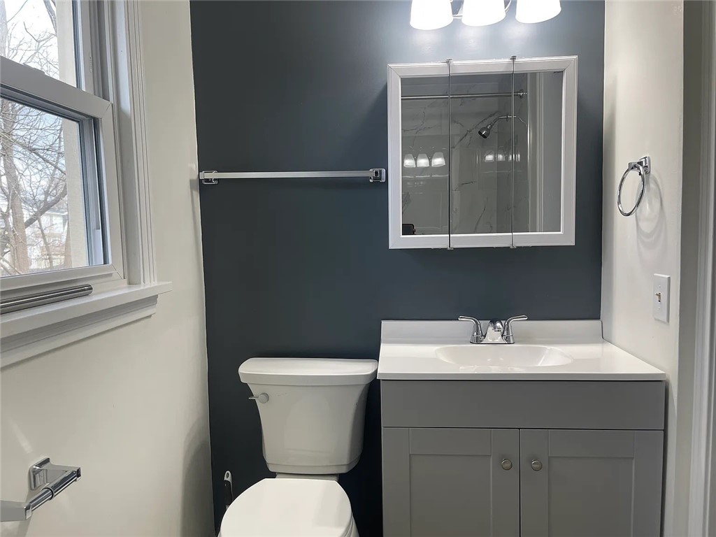 705 Roosevelt Road Pittsford, NY 14445 - Photo 14 of 41