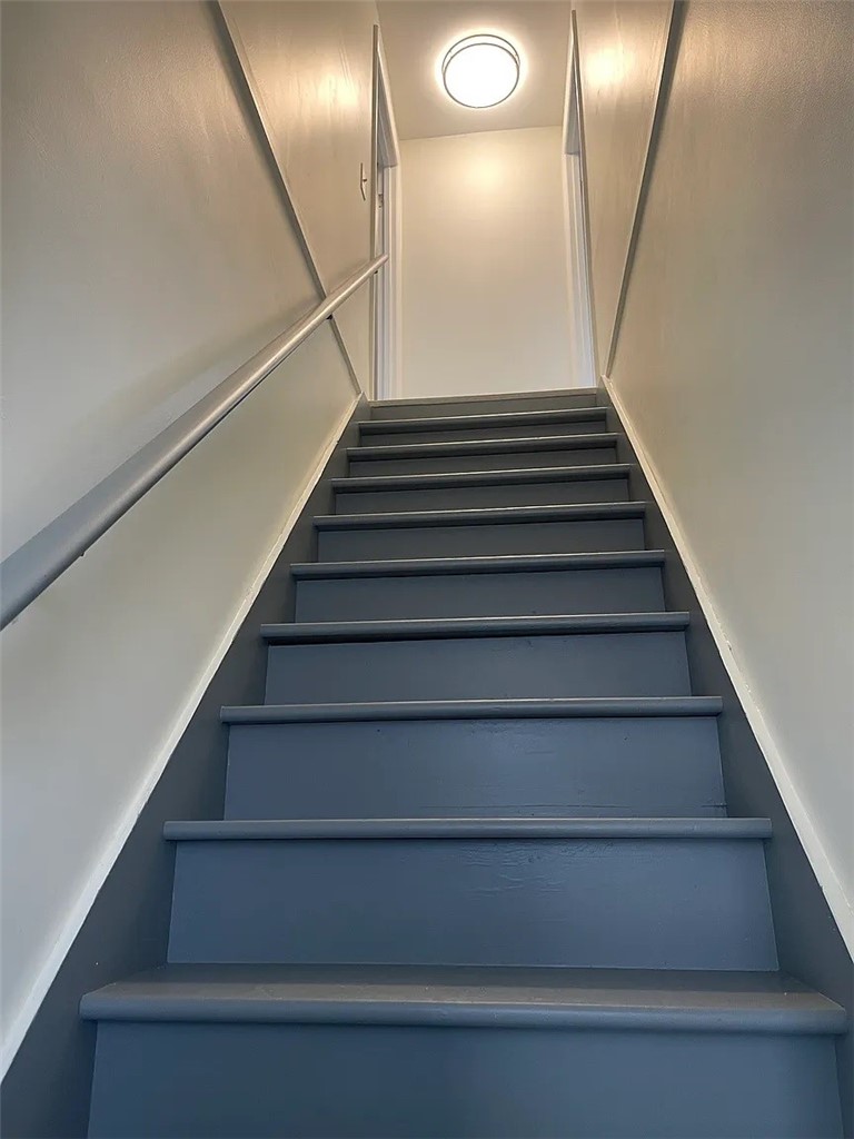 705 Roosevelt Road Pittsford, NY 14445 - Photo 15 of 41