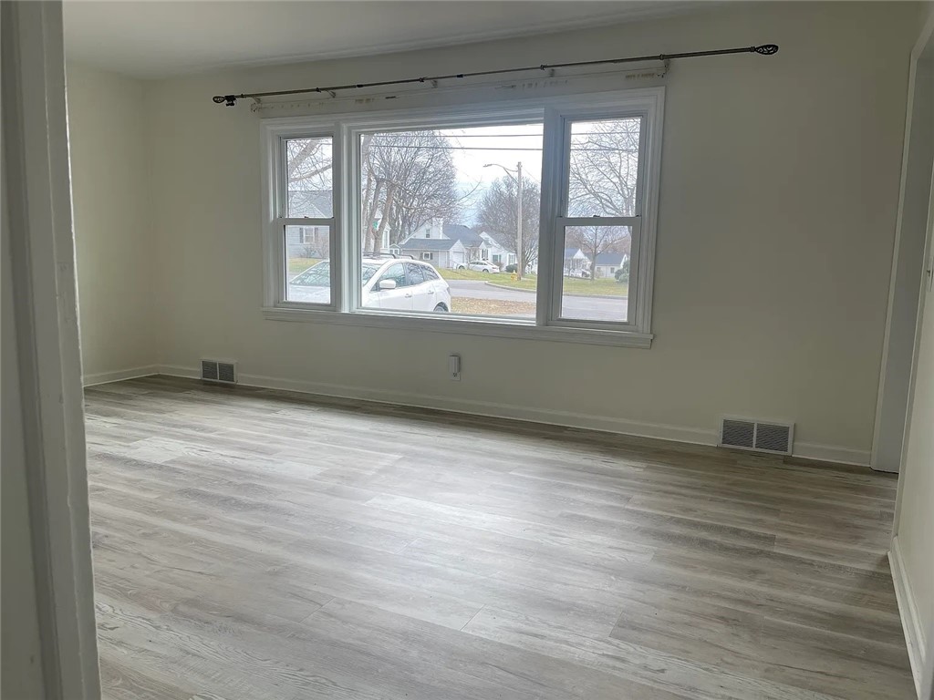 705 Roosevelt Road Pittsford, NY 14445 - Photo 16 of 41