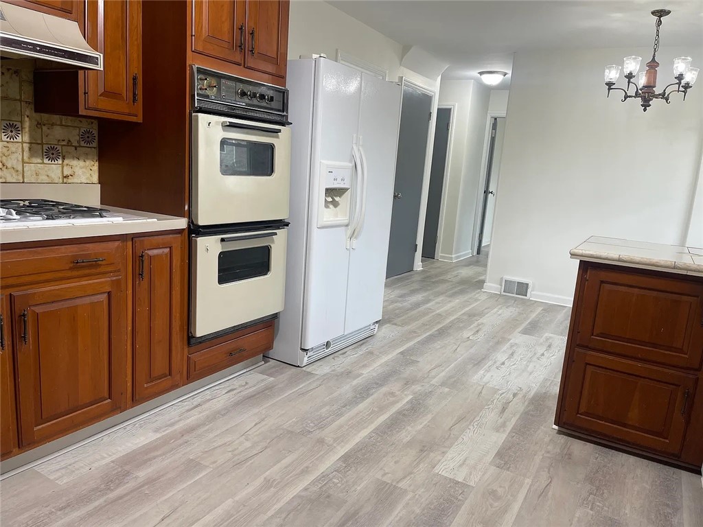 705 Roosevelt Road Pittsford, NY 14445 - Photo 6 of 41