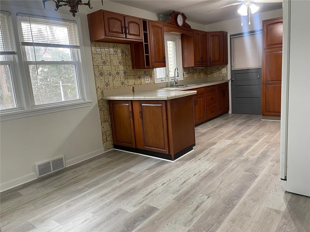 705 Roosevelt Road Pittsford, NY 14445 - Photo 8 of 41