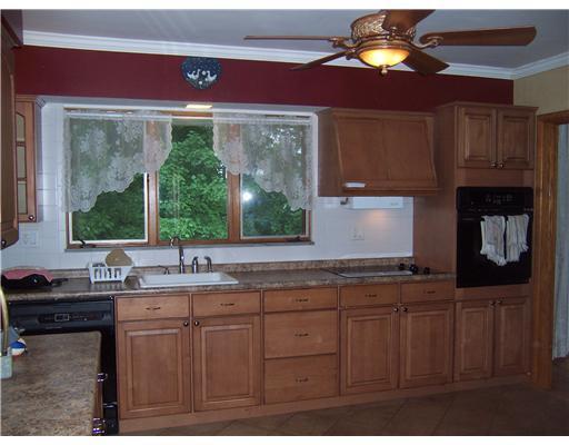108 Teakwood Road Butler, PA 16001 - Photo 5 of 12 Kitchen.
