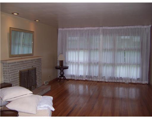 108 Teakwood Road Butler, PA 16001 - Photo 7 of 12 Living Room.