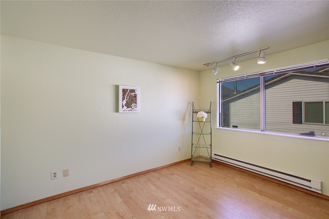 4104 Northeast 5th Street Renton, WA 98059 - Photo 8 of 9
