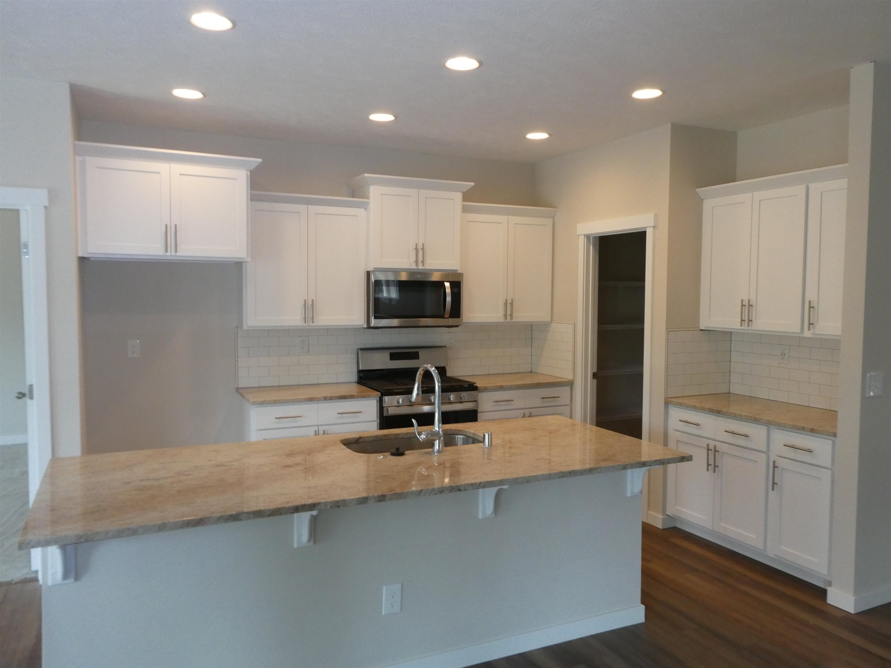 3223 South Custer Street Spokane, WA 99223 - Photo 2 of 20