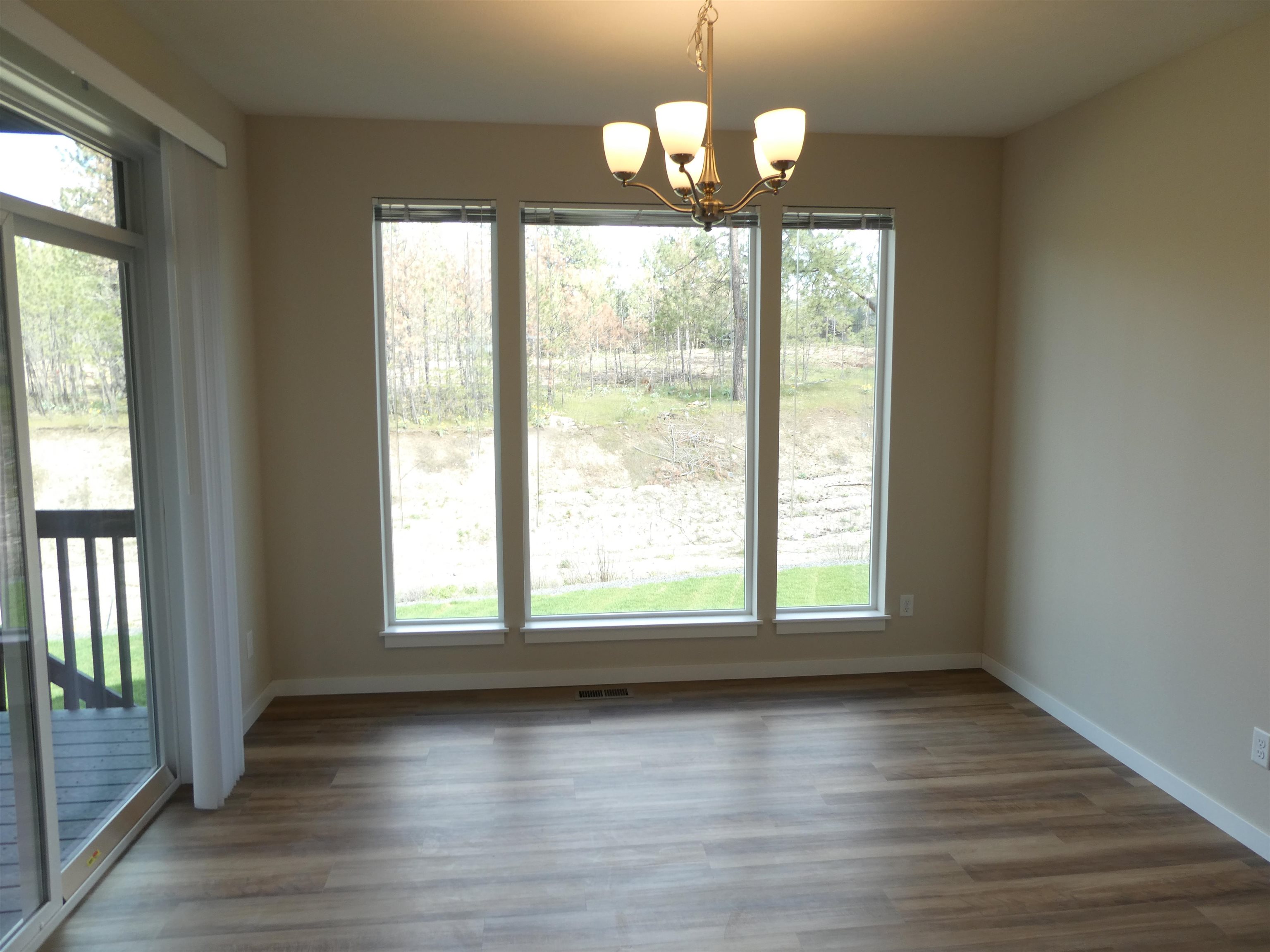 3223 South Custer Street Spokane, WA 99223 - Photo 6 of 20