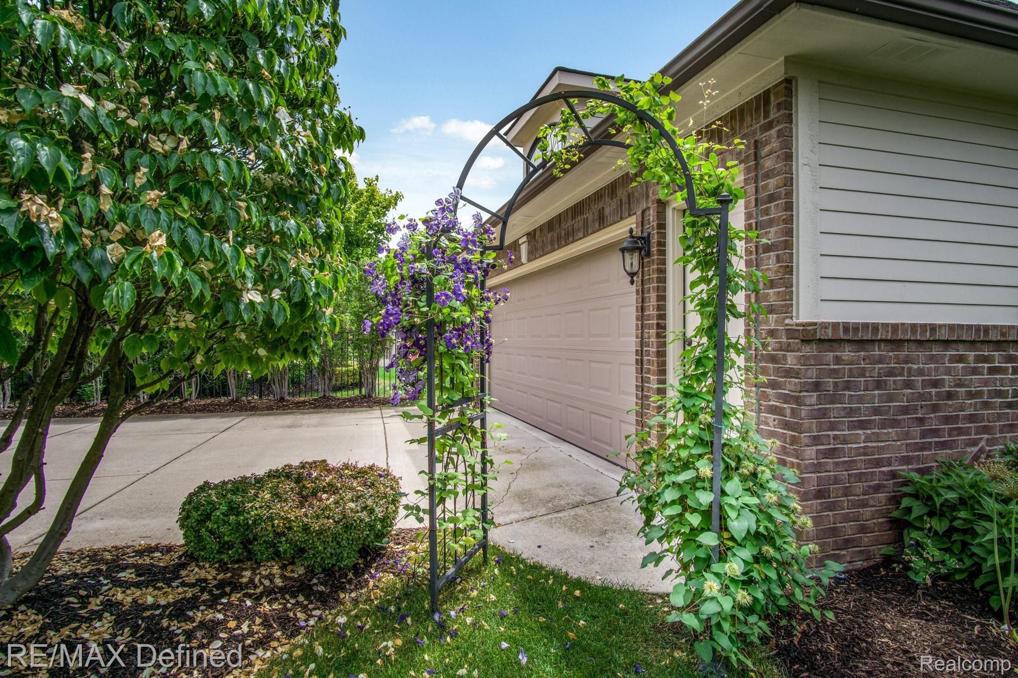 339 Ferndale Avenue Rochester, MI 48307 - Photo 55 of 64 Ferndale-Exterior-09.jpg