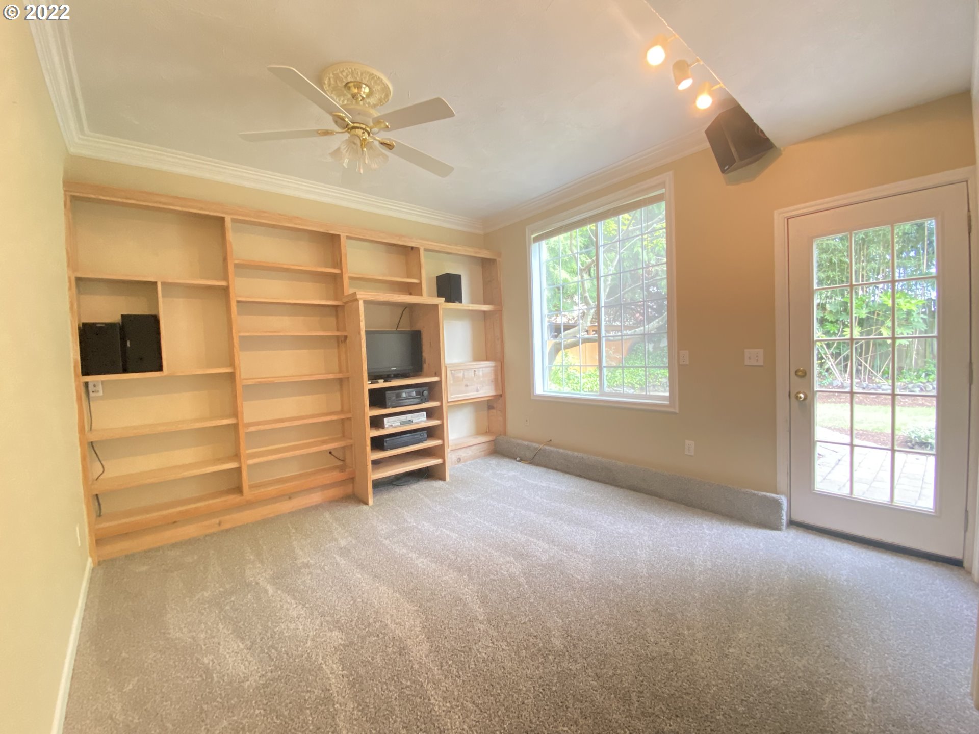 1135 Cal Young Road Eugene, OR 97401 - Photo 10 of 27