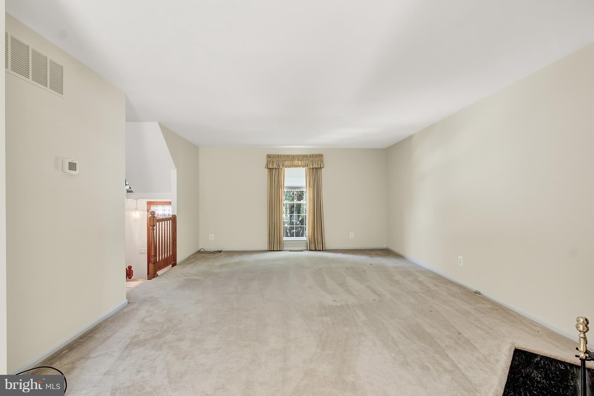 9459 Joppa Pond Road Baltimore, MD 21234 - Photo 4 of 25 Living Room