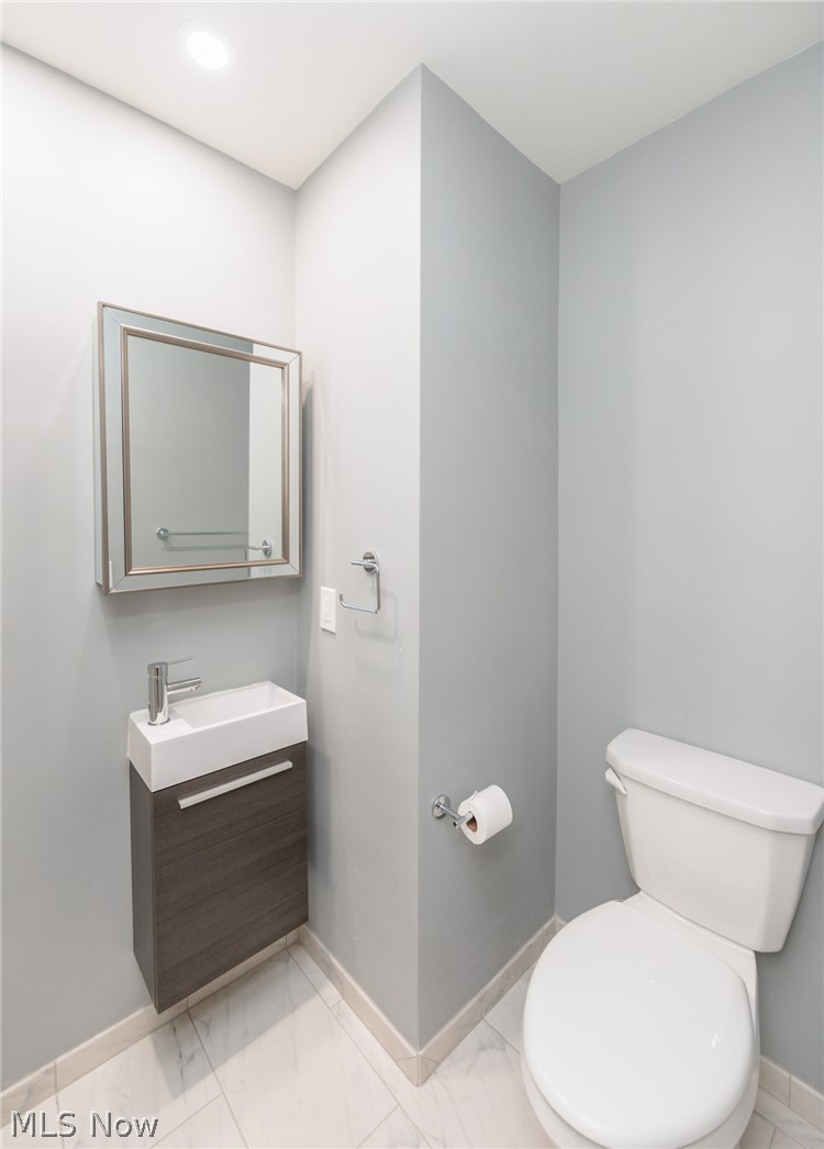 2539 Warrensville Center Road, Unit DOWN Cleveland, OH 44118 - Photo 35 of 43