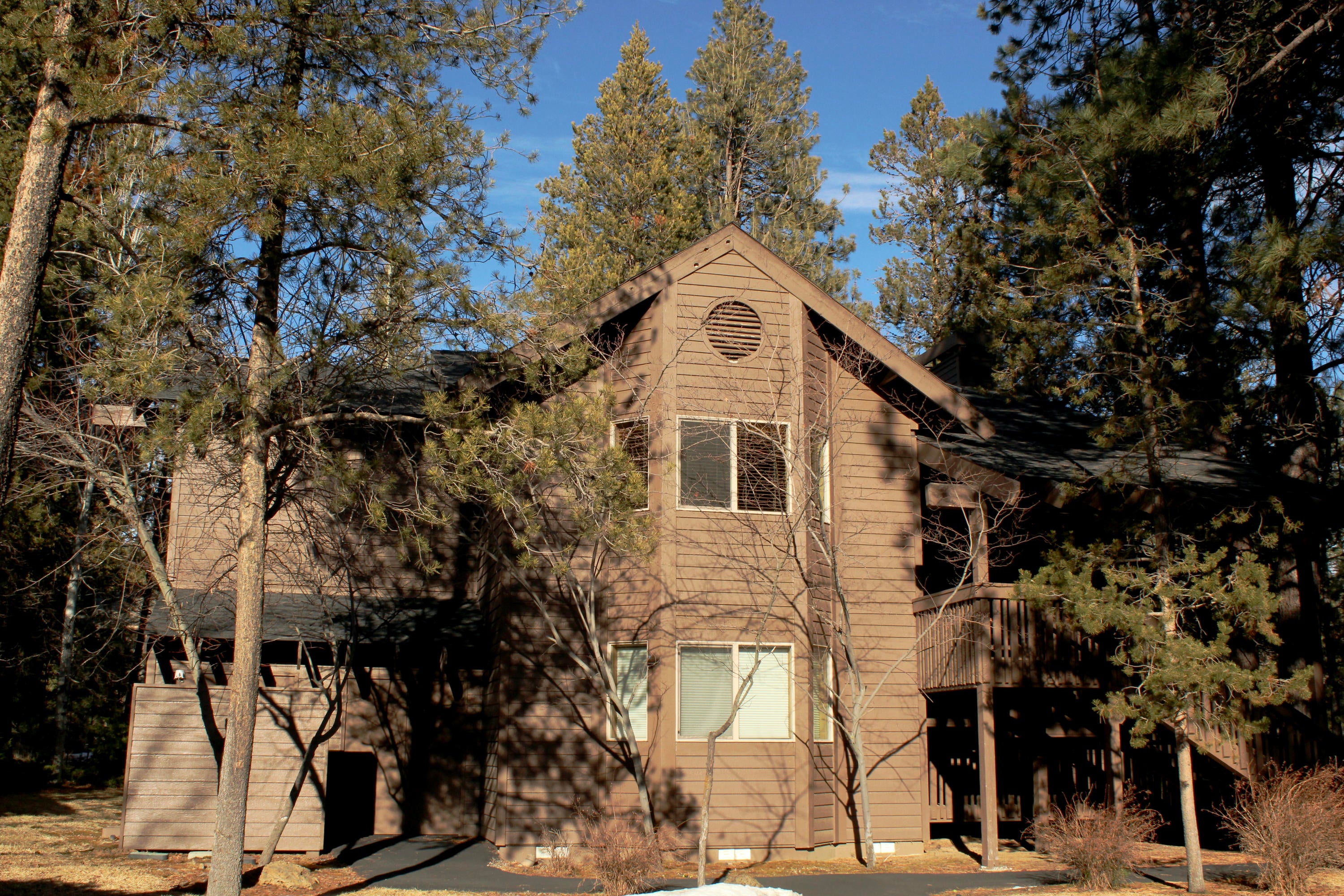 57395-40d1 Beaver Ridge Loop Sunriver, OR 97707 - Photo 1 of 21 1-Front-R40