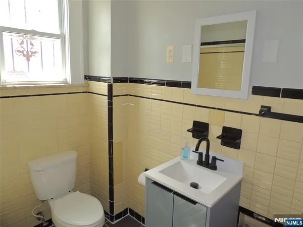 $2,800 | 54 North 5th Street, Unit 1, Newark, NJ 07107