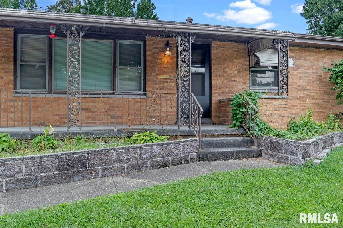 87 Delmar Drive Springfield, IL 62703 - Photo 3 of 37