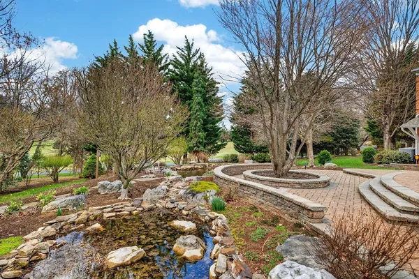 $1,000,000 | 5 Trace Drive, Staunton, VA 24401