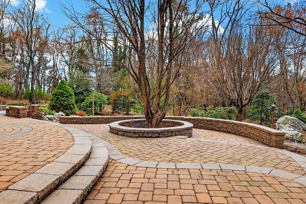 $1,000,000 | 5 Trace Drive, Staunton, VA 24401