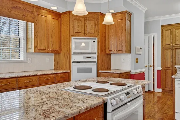 $1,000,000 | 5 Trace Drive, Staunton, VA 24401