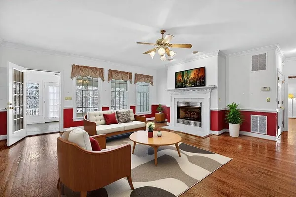 $1,000,000 | 5 Trace Drive, Staunton, VA 24401