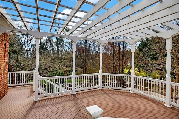 $1,000,000 | 5 Trace Drive, Staunton, VA 24401