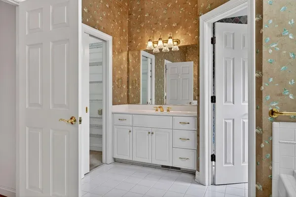 $1,000,000 | 5 Trace Drive, Staunton, VA 24401