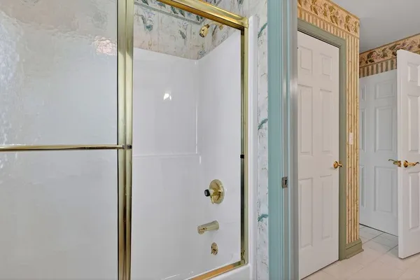 $1,000,000 | 5 Trace Drive, Staunton, VA 24401