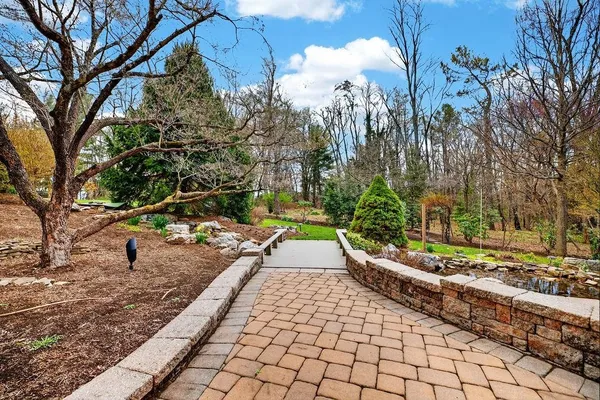 $1,000,000 | 5 Trace Drive, Staunton, VA 24401