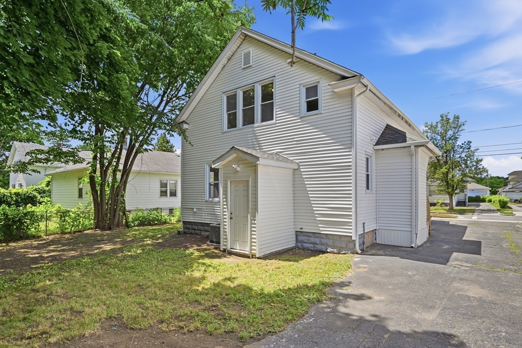 53 Devens Street Springfield, MA 01151 - Photo 38 of 40