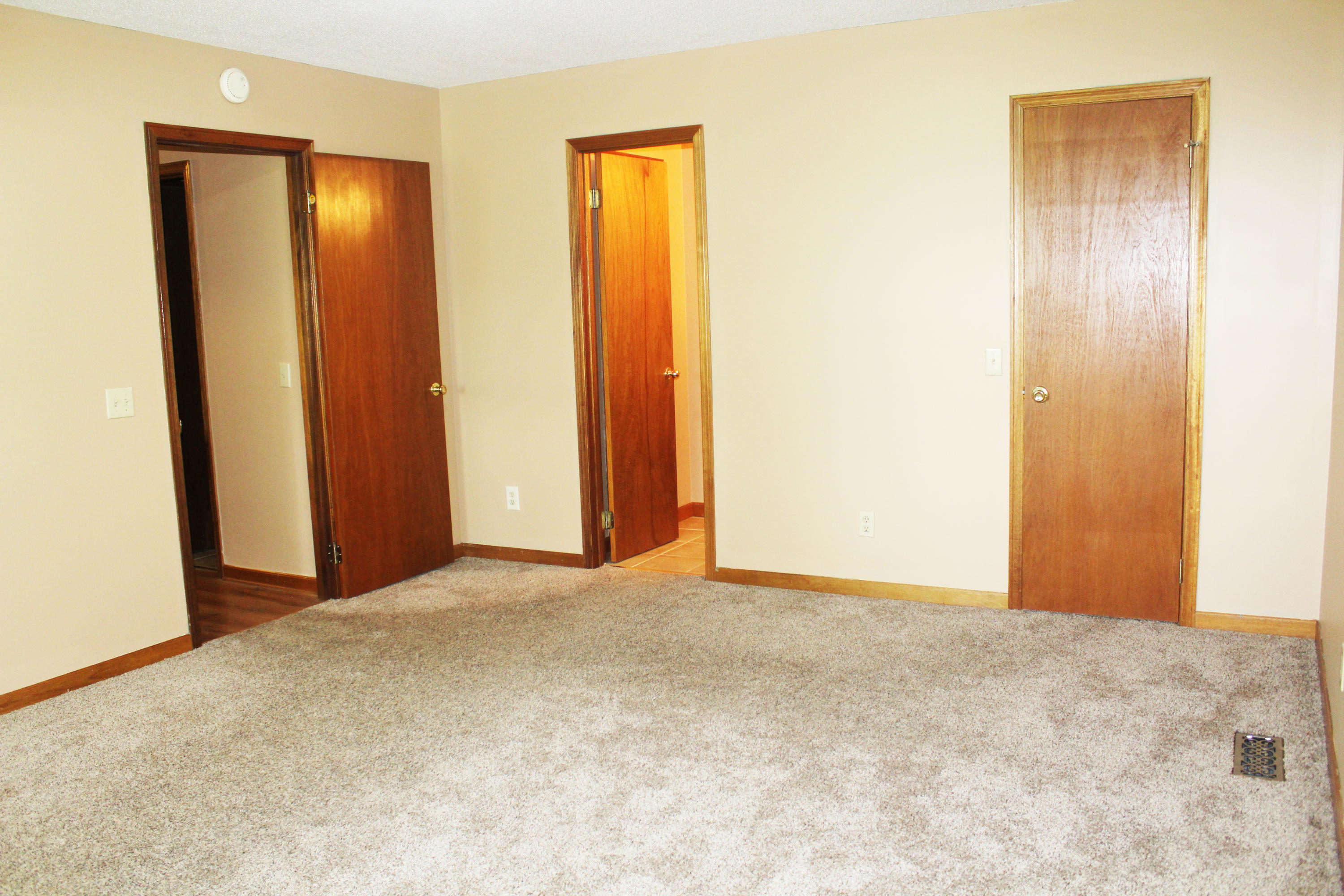 1249 Huffs Ferry Road Loudon, TN 37774 - Photo 12 of 20 IMG_1880 master bedroom- walk in closet-