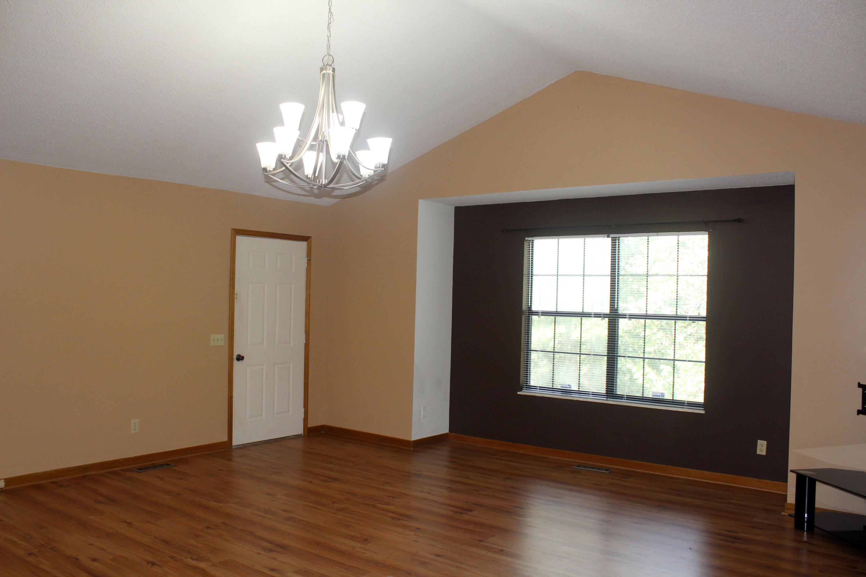 1249 Huffs Ferry Road Loudon, TN 37774 - Photo 4 of 20 Living Room 1