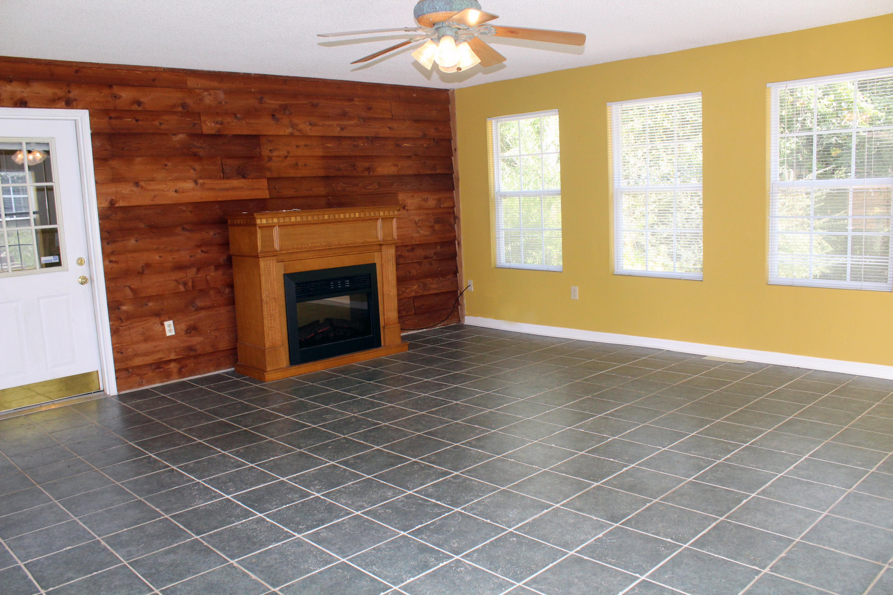 1249 Huffs Ferry Road Loudon, TN 37774 - Photo 6 of 20 sun room fireplace