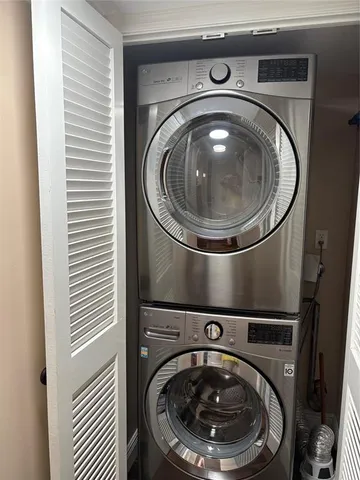 a close up view of washer and dryer