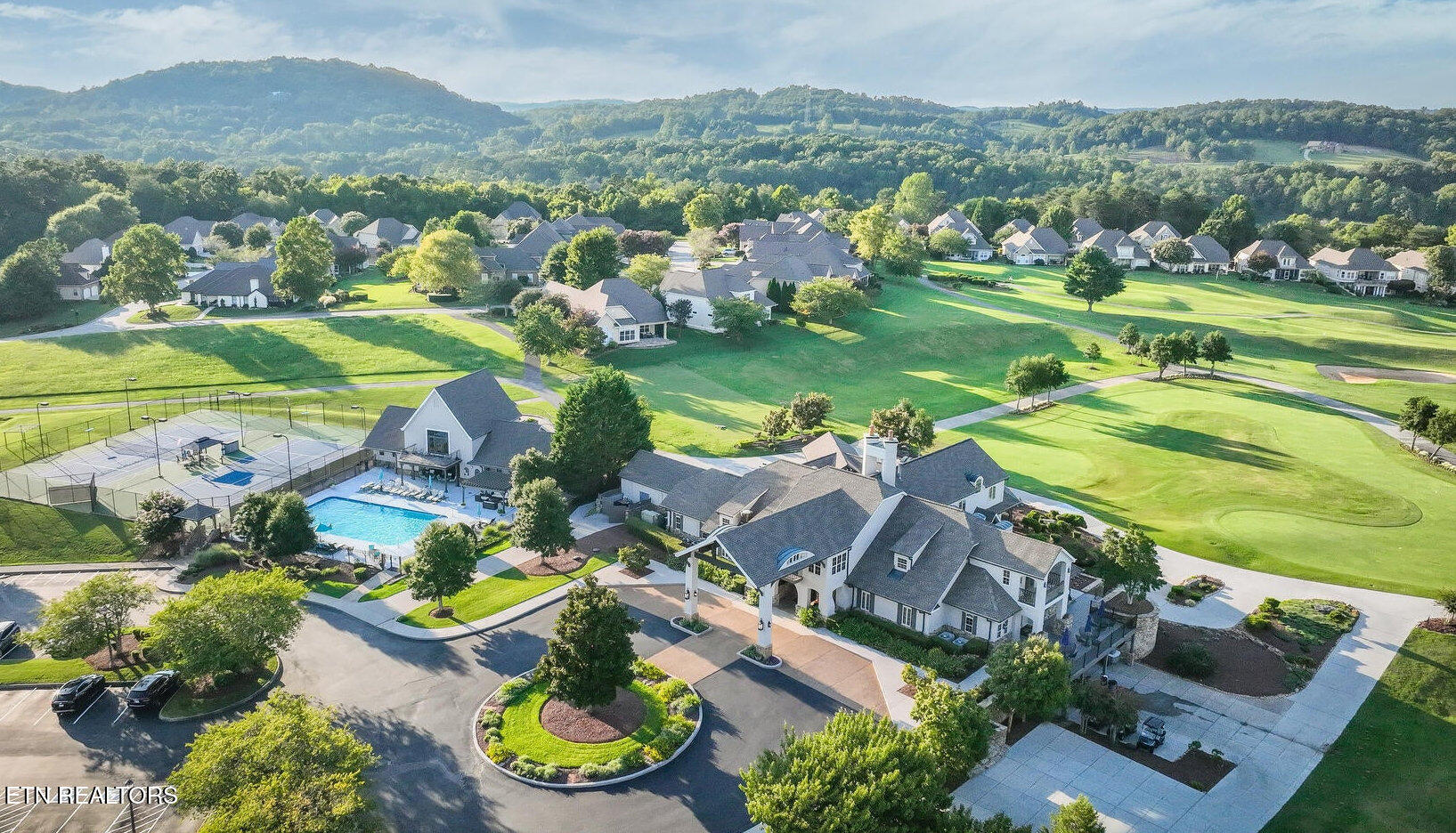 120 Gold Finch Lane Vonore, TN 37885 - Photo 10 of 17 Clubhouse and pool