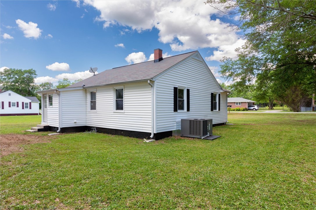 655 McClure Road Anderson, SC 29626 - Photo 7 of 23