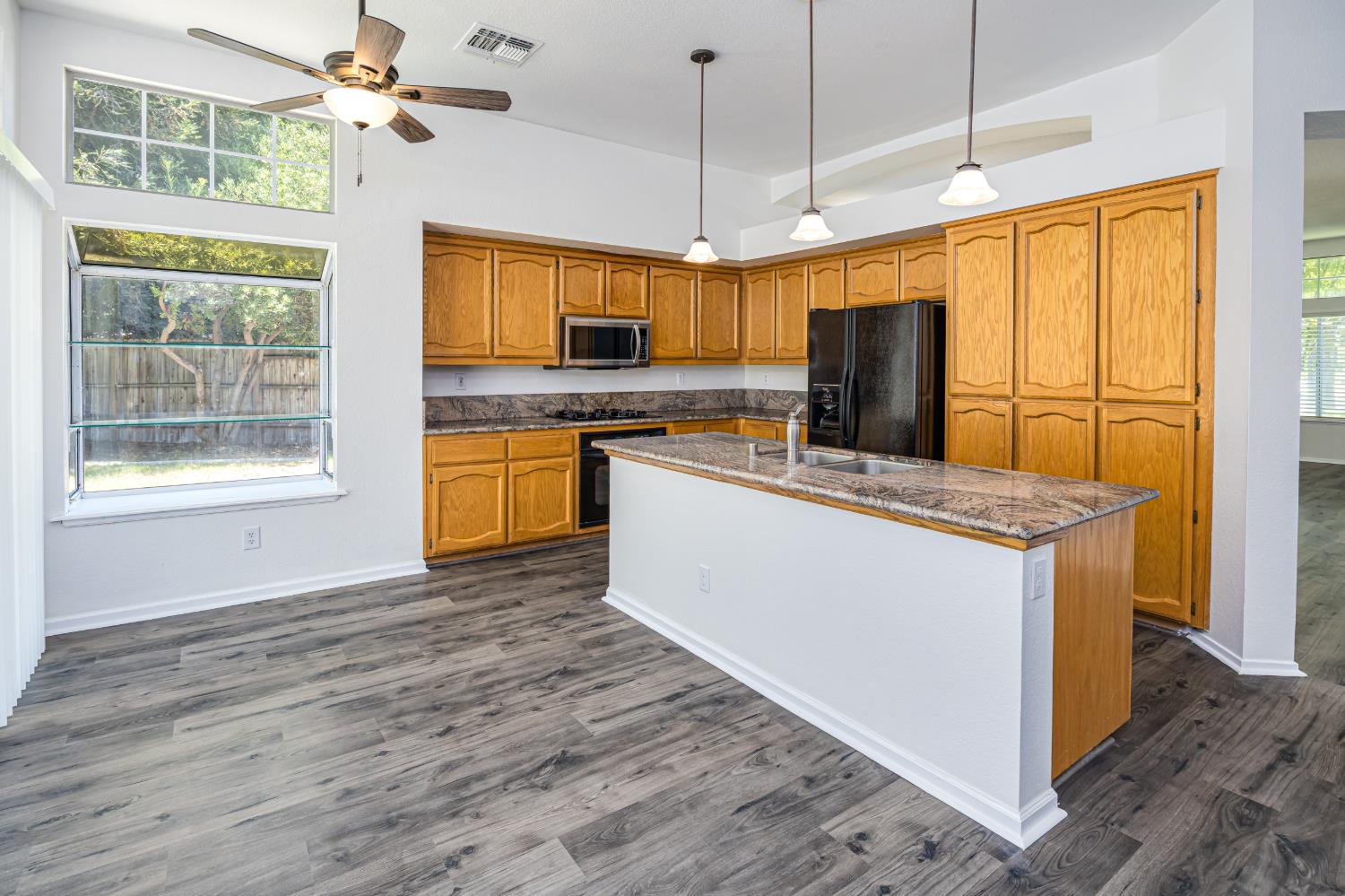9282 Dever Circle Elk Grove, CA 95624 - Photo 20 of 38