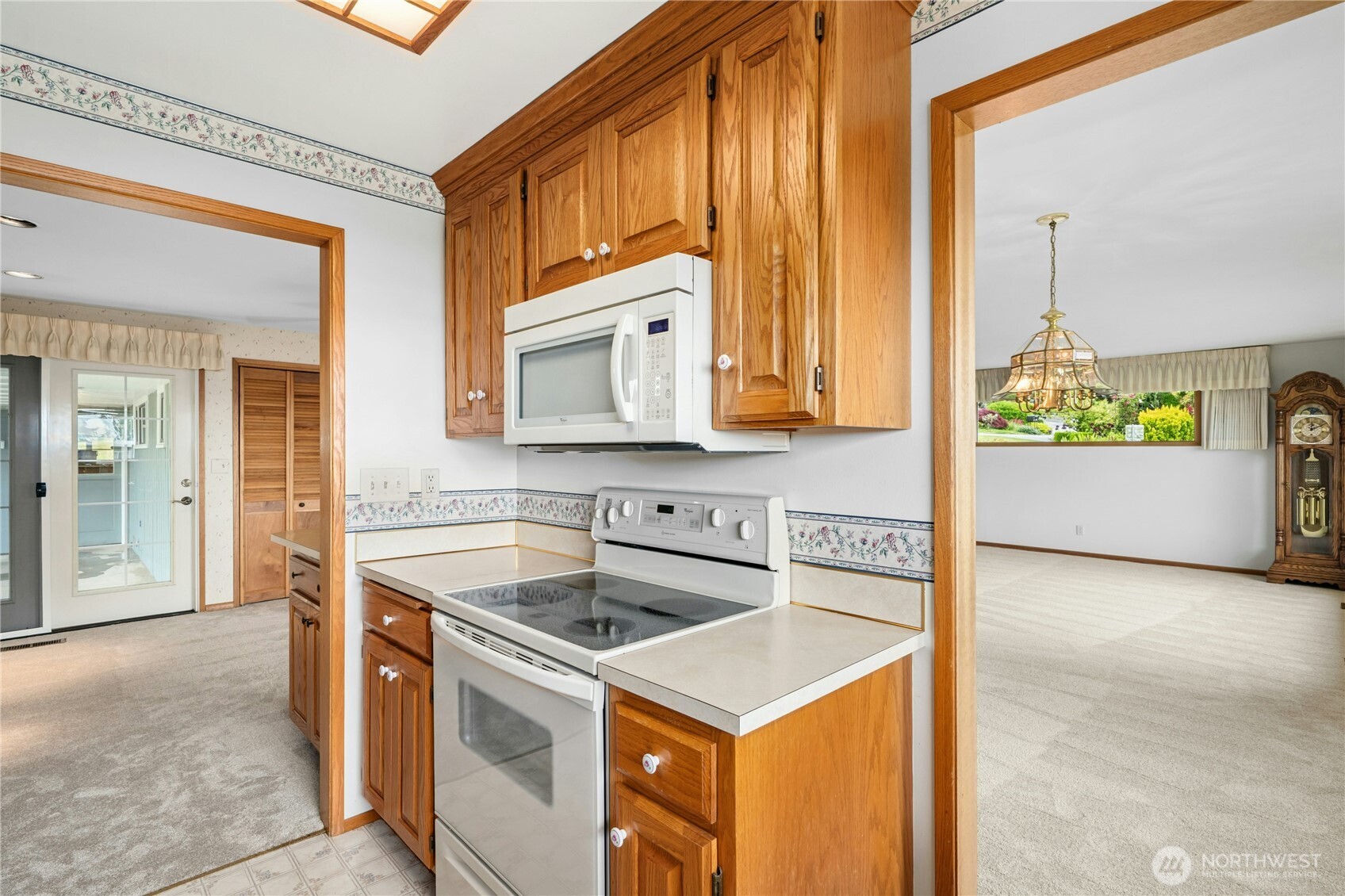 507 View Ridge Drive Everett, WA 98203 - Photo 10 of 30