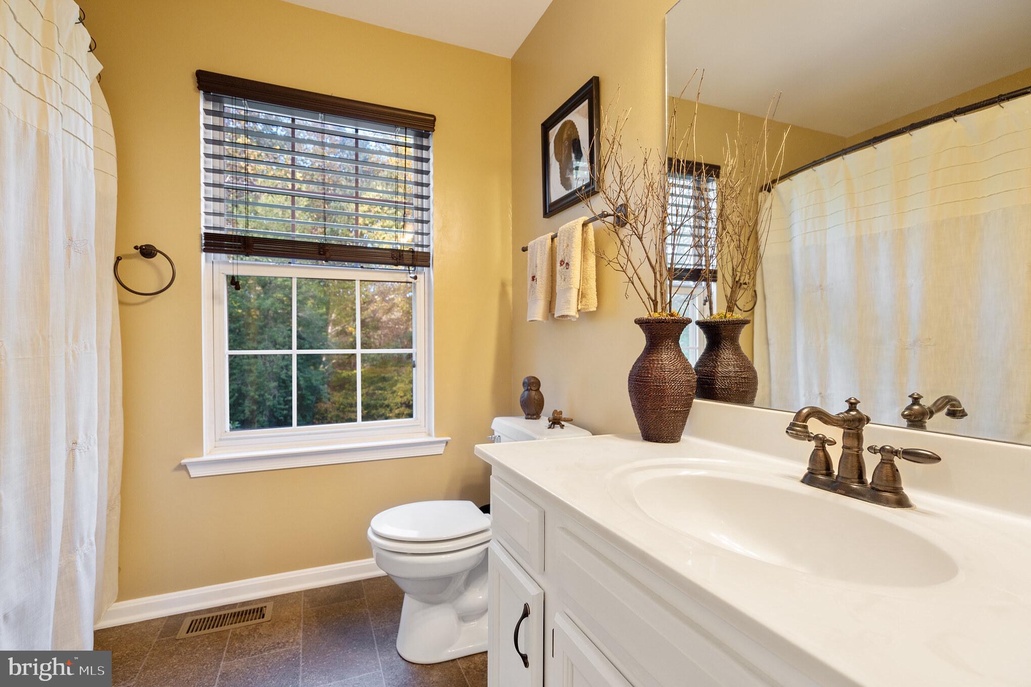 1965 Kings Landing Road Huntingtown, MD 20639 - Photo 22 of 46 Upper level full bath 1