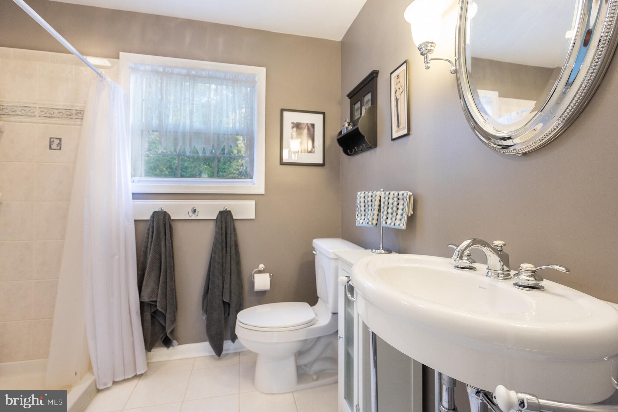 1965 Kings Landing Road Huntingtown, MD 20639 - Photo 27 of 46 Full bath 2 upper level, tiled shower too!