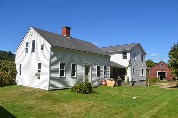 21 South Road Sturbridge, MA 01566 - Photo 2 of 30 a front view of a house with a yard
