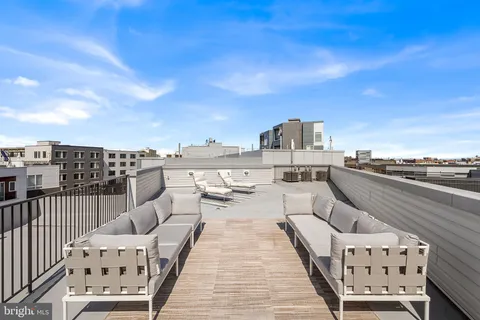 $825,000 | 1102 North 2nd Street, Unit C, Philadelphia, PA 19123