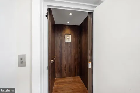 $825,000 | 1102 North 2nd Street, Unit C, Philadelphia, PA 19123