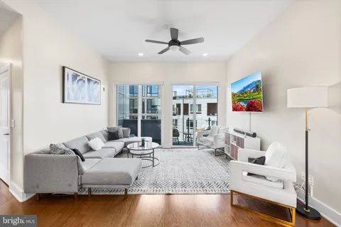 $825,000 | 1102 North 2nd Street, Unit C, Philadelphia, PA 19123