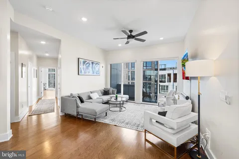 $825,000 | 1102 North 2nd Street, Unit C, Philadelphia, PA 19123