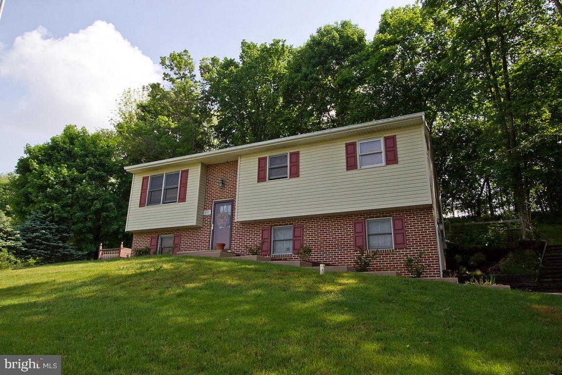 697 White Oak Road Manheim, PA 17545 - Photo 1 of 45